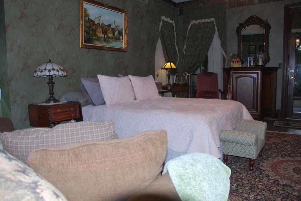 A Walk In The Woods Bed And Breakfast Southold Esterno foto
